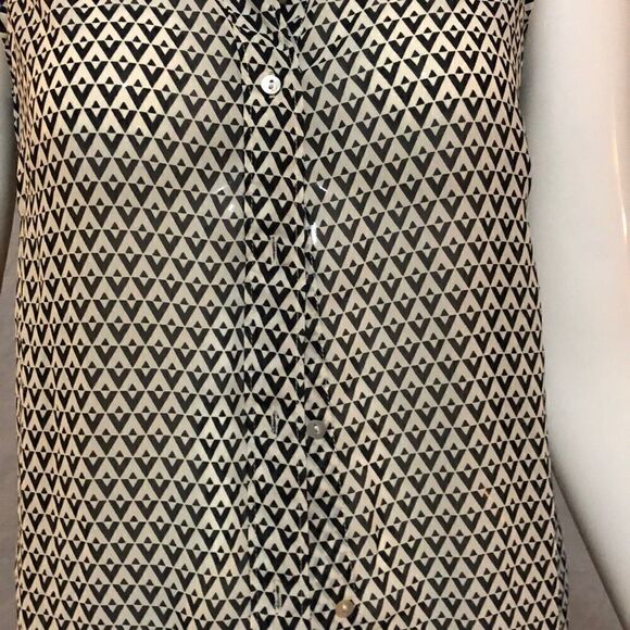 H & M Top - Picture 2 of 6